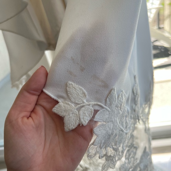 Enzoani Pearl Wedding Dress - Picture 14 of 17